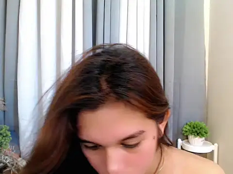 Snapshot of marie_castro chatting on 05/05/26, 04:09 marie castro online show from 05/05/26, 04:09