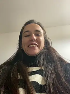Snapshot of pili6263 chatting on 05/10/26, 05:34 pili6263 online show from 05/10/26, 05:34