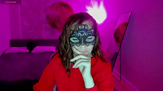 Snapshot of Margo_Kelly chatting on 07/17/26, 12:50 Margo Kelly online show from 07/17/26, 12:50