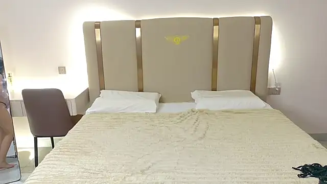 Maiaxoxo online show from 06/22/26, 03:25