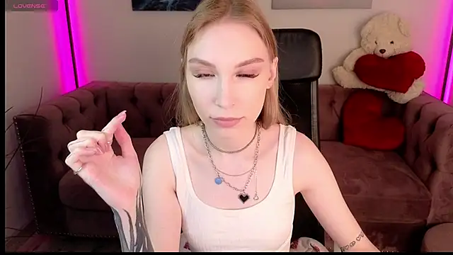 MilaDuales online show from 04/19/26, 12:37