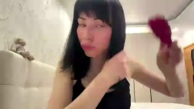 Snapshot of LuisaAlconcel chatting on 05/14/26, 06:37 LuisaAlconcel online show from 05/14/26, 06:37