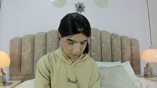 Snapshot of Channel_sofia chatting on 07/06/26, 12:07 Channel sofia online show from 07/06/26, 12:07