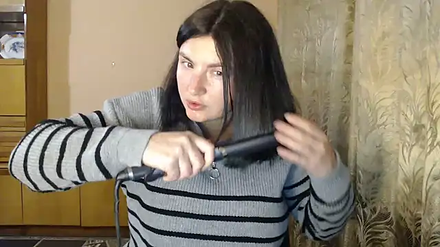 AlinaxJames online show from 04/21/26, 02:04