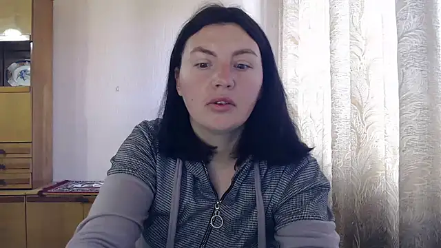 Snapshot of AlinaxJames chatting on 04/24/26, 07:44 AlinaxJames online show from 04/24/26, 07:44