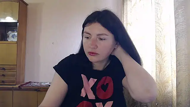 Snapshot of AlinaxJames chatting on 04/25/26, 07:00 AlinaxJames online show from 04/25/26, 07:00