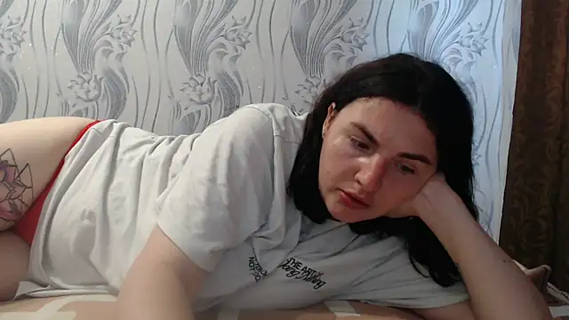Snapshot of AlinaxJames chatting on 06/16/26, 02:19 AlinaxJames online show from 06/16/26, 02:19