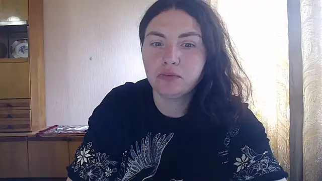 Snapshot of AlinaxJames chatting on 07/05/26, 12:01 AlinaxJames online show from 07/05/26, 12:01