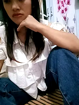 LucyBri01 online show from 04/18/26, 02:54