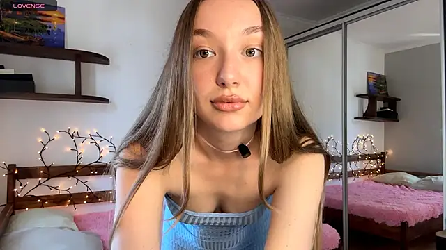 Snapshot of LessieKeisker chatting on 05/21/26, 10:22 LessieKeisker online show from 05/21/26, 10:22