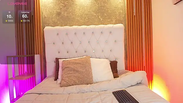 Celeste Sloan online show from 04/22/26, 12:28