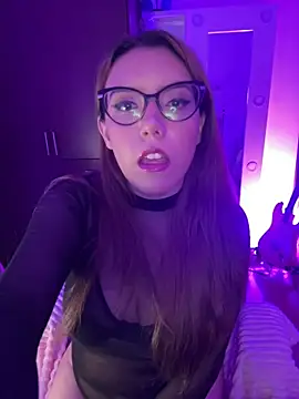 AliceMtz online show from 06/11/26, 03:04
