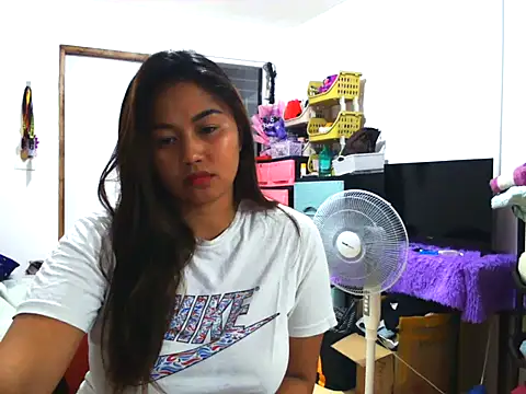Snapshot of Ur_Ganda chatting on 05/03/26, 05:19 Ur Ganda online show from 05/03/26, 05:19