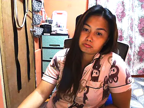 Snapshot of Ur_Ganda chatting on 05/05/26, 05:54 Ur Ganda online show from 05/05/26, 05:54