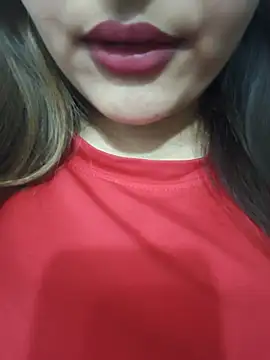 Snapshot of Tiiyaaa chatting on 05/18/26, 08:09 Tiiyaaa online show from 05/18/26, 08:09