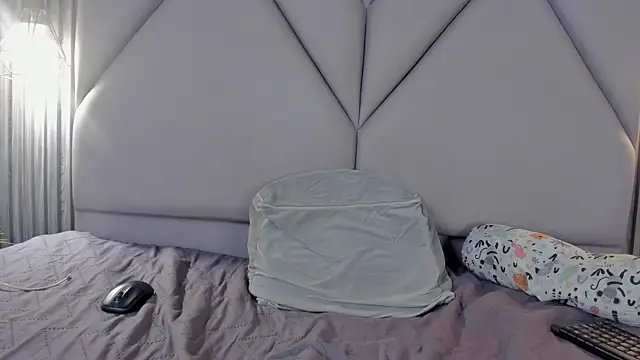 lolabunnysc online show from 04/21/26, 01:50