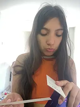Snapshot of Soffy_20 chatting on 05/25/26, 04:35 Soffy 20 online show from 05/25/26, 04:35