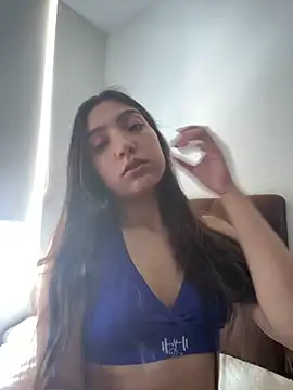 Snapshot of Soffy_20 chatting on 06/18/26, 04:55 Soffy 20 online show from 06/18/26, 04:55