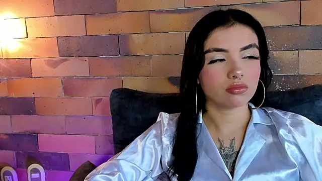 isabella hv online show from 04/21/26, 04:01