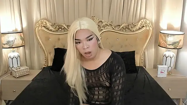 Snapshot of OliviaRoxy chatting on 05/26/26, 08:32 OliviaRoxy online show from 05/26/26, 08:32