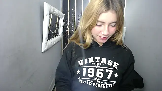 Snapshot of nancy_blonde chatting on 06/02/26, 12:29 nancy blonde online show from 06/02/26, 12:29