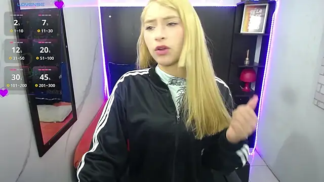 Snapshot of nancy_blonde chatting on 06/26/26, 12:42 nancy blonde online show from 06/26/26, 12:42