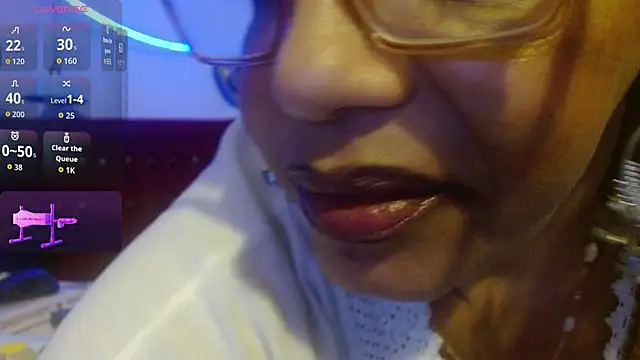 Snapshot of Sweet-Mommy-Milf chatting on 05/02/26, 01:21 Sweet-Mommy-Milf online show from 05/02/26, 01:21