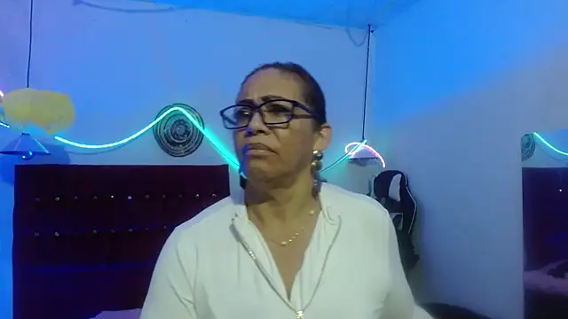 Snapshot of Sweet-Mommy-Milf chatting on 05/28/26, 12:52 Sweet-Mommy-Milf online show from 05/28/26, 12:52
