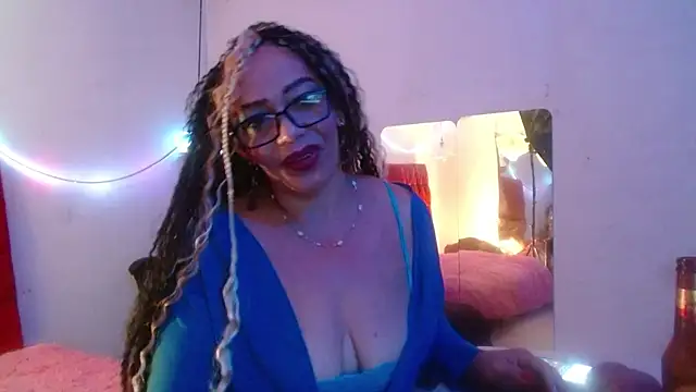 Snapshot of Sweet-Mommy-Milf chatting on 05/29/26, 06:11 Sweet-Mommy-Milf online show from 05/29/26, 06:11