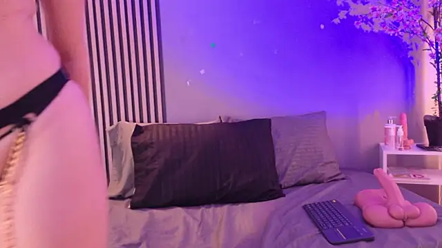 JadeHearrt online show from 04/22/26, 05:47