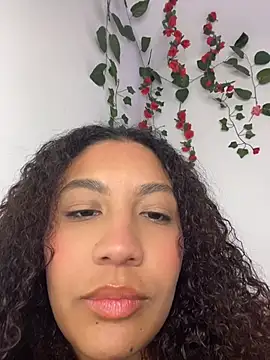 Snapshot of Daphnne_Curly chatting on 07/17/26, 03:46 Daphnne Curly online show from 07/17/26, 03:46