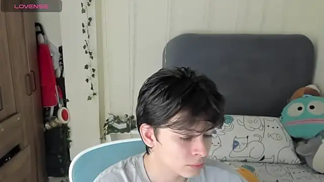 Snapshot of Felixzyn chatting on 06/15/26, 06:54 Felixzyn online show from 06/15/26, 06:54
