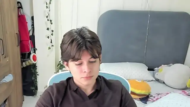Snapshot of Felixzyn chatting on 06/22/26, 07:11 Felixzyn online show from 06/22/26, 07:11