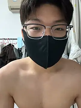 Snapshot of Ycen_ chatting on 06/26/26, 05:17 Ycen online show from 06/26/26, 05:17