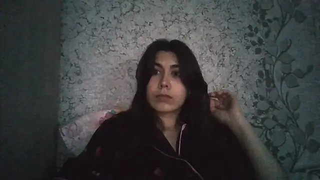 AliceDiamond5432 online show from 05/02/26, 05:18