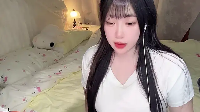 Snapshot of SweetButWildbaby chatting on 05/11/26, 03:51 SweetButWildbaby online show from 05/11/26, 03:51