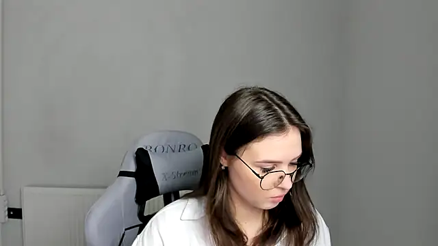 Regina cute  online show from 05/05/26, 06:32