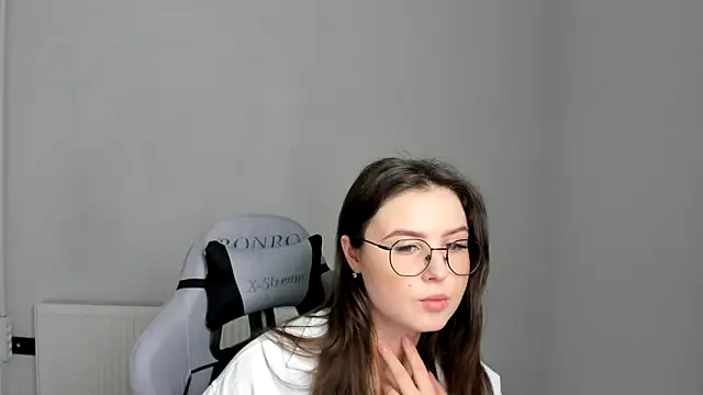 Regina cute  online show from 05/12/26, 06:32