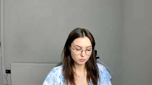 Regina cute  online show from 05/27/26, 06:32