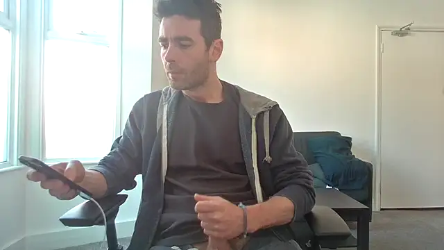 Snapshot of frenchbdmaninlondon chatting on 04/27/26, 11:08 frenchbdmaninlondon online show from 04/27/26, 11:08