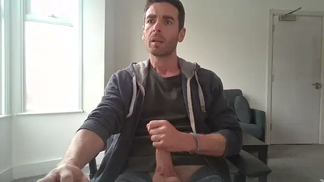 Snapshot of frenchbdmaninlondon chatting on 06/11/26, 02:04 frenchbdmaninlondon online show from 06/11/26, 02:04