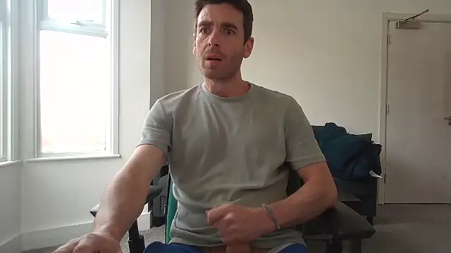 Snapshot of frenchbdmaninlondon chatting on 06/15/26, 11:45 frenchbdmaninlondon online show from 06/15/26, 11:45