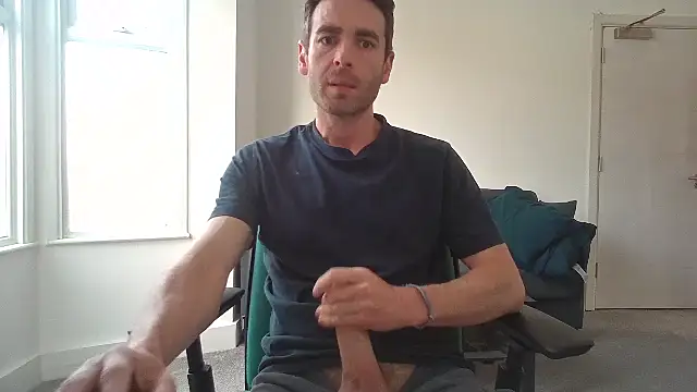 Snapshot of frenchbdmaninlondon chatting on 06/16/26, 11:57 frenchbdmaninlondon online show from 06/16/26, 11:57