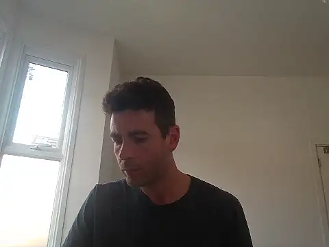 Snapshot of frenchbdmaninlondon chatting on 07/14/26, 01:17 frenchbdmaninlondon online show from 07/14/26, 01:17