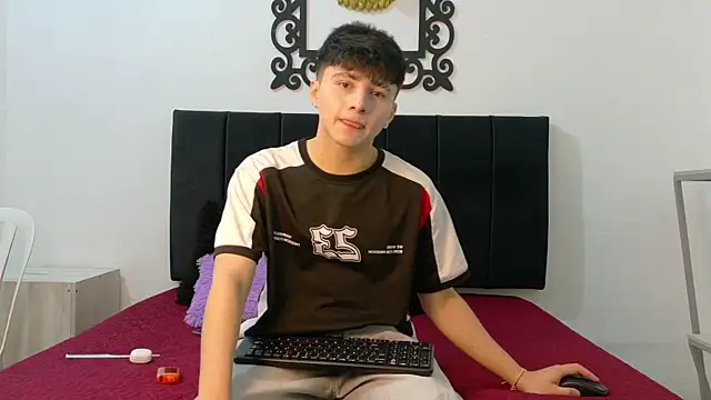 Snapshot of LunayDream chatting on 07/09/26, 11:47 LunayDream online show from 07/09/26, 11:47