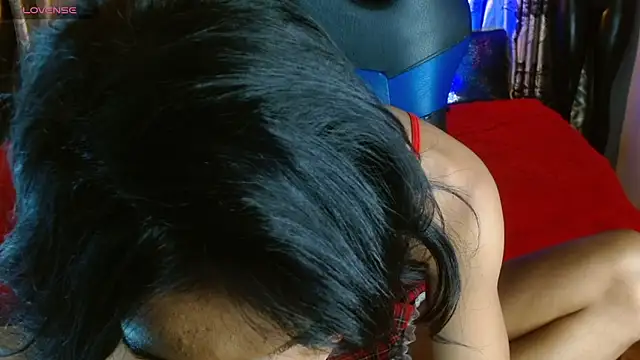 Hecate doll online show from 04/29/26, 05:30