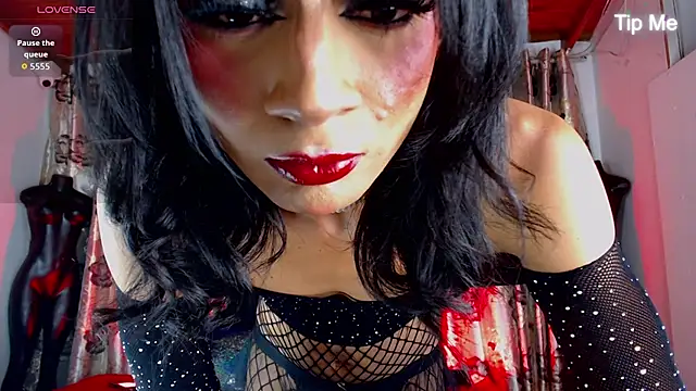 Snapshot of Hecate_doll chatting on 06/07/26, 02:43 Hecate doll online show from 06/07/26, 02:43