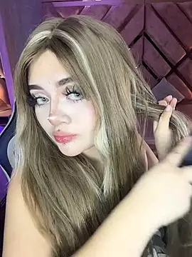 Snapshot of lya_nekko_ chatting on 07/10/26, 04:06 lya nekko online show from 07/10/26, 04:06