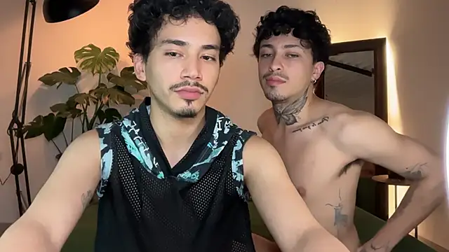 Snapshot of Noah_and_Steven chatting on 05/22/26, 11:32 Noah and Steven online show from 05/22/26, 11:32