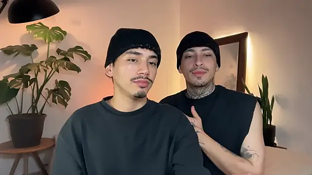 Snapshot of Noah_and_Steven chatting on 05/31/26, 03:04 Noah and Steven online show from 05/31/26, 03:04